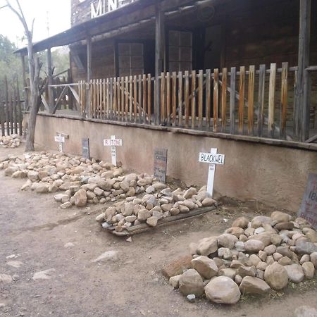 Bonnie Springs Ranch Motel Blue Diamond Exterior photo