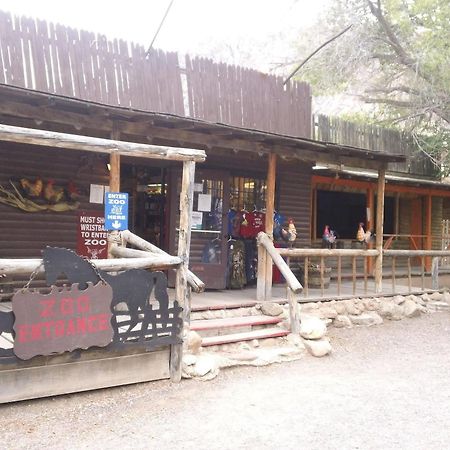 Bonnie Springs Ranch Motel Blue Diamond Exterior photo