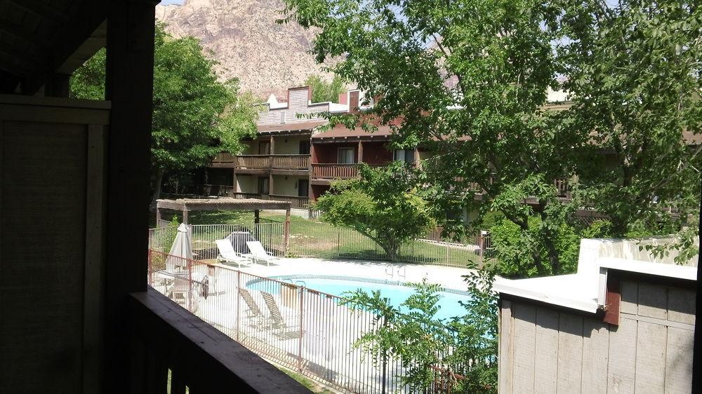 Bonnie Springs Ranch Motel Blue Diamond Exterior photo