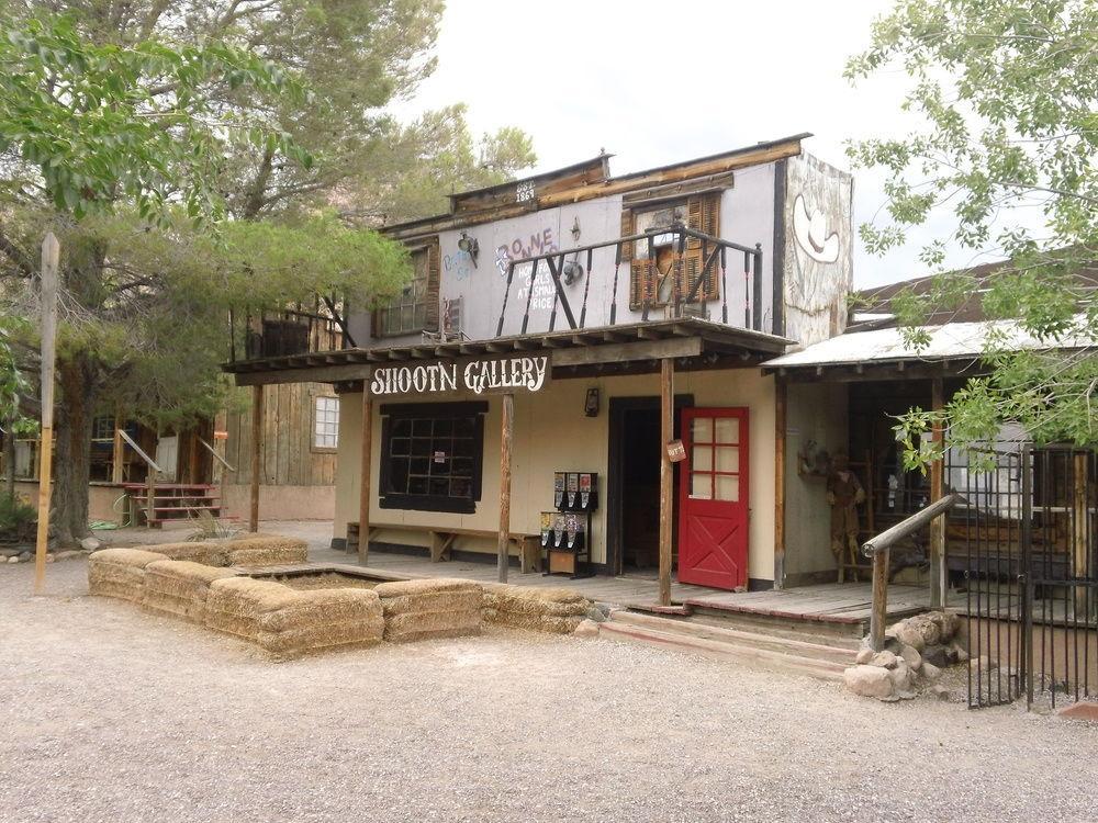 Bonnie Springs Ranch Motel Blue Diamond Exterior photo