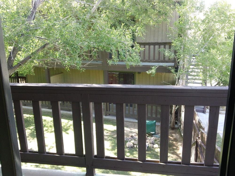 Bonnie Springs Ranch Motel Blue Diamond Exterior photo