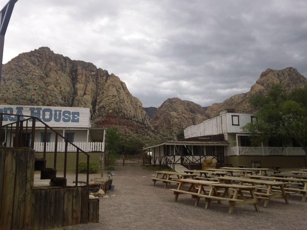 Bonnie Springs Ranch Motel Blue Diamond Exterior photo