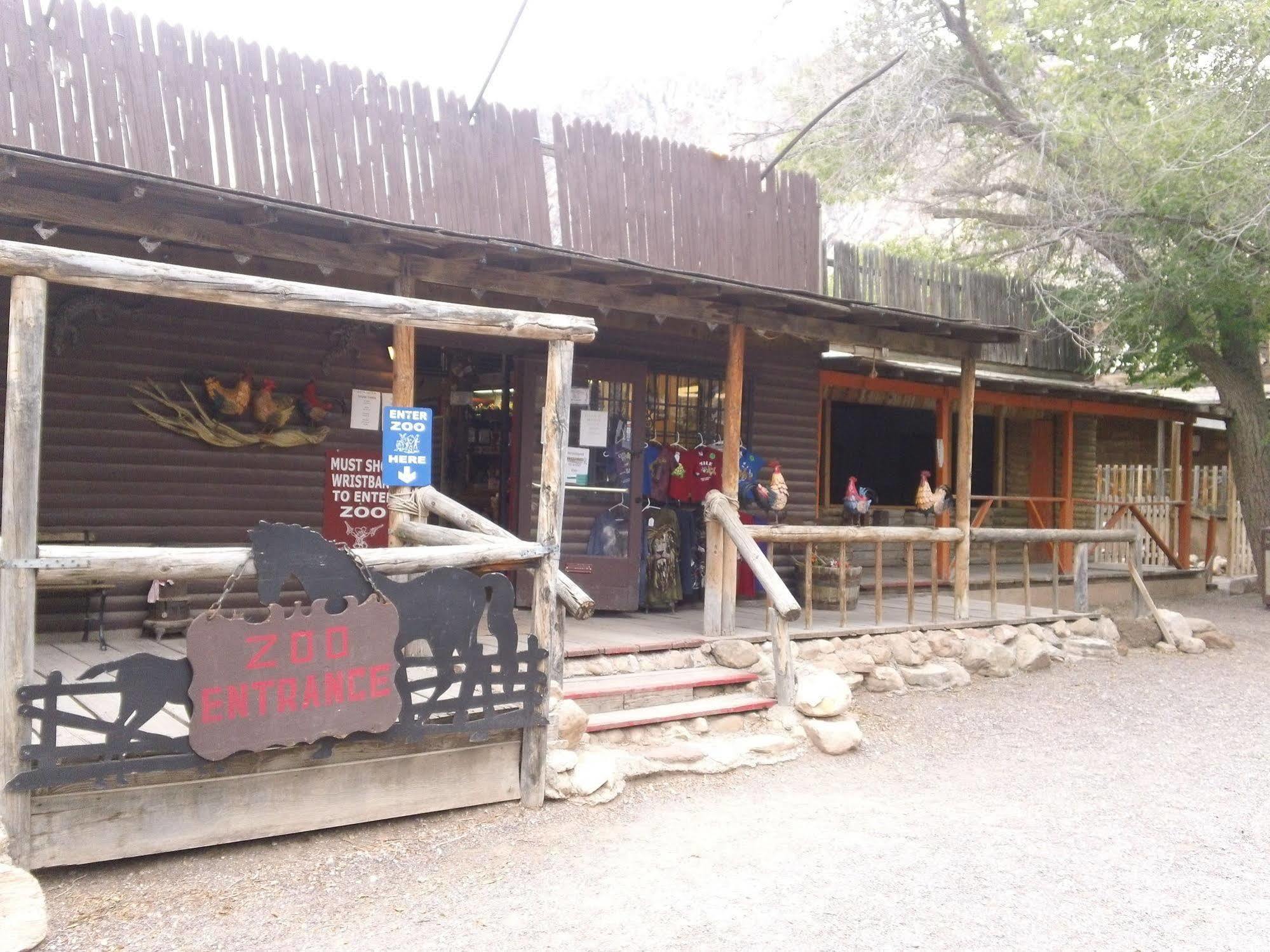 Bonnie Springs Ranch Motel Blue Diamond Exterior photo